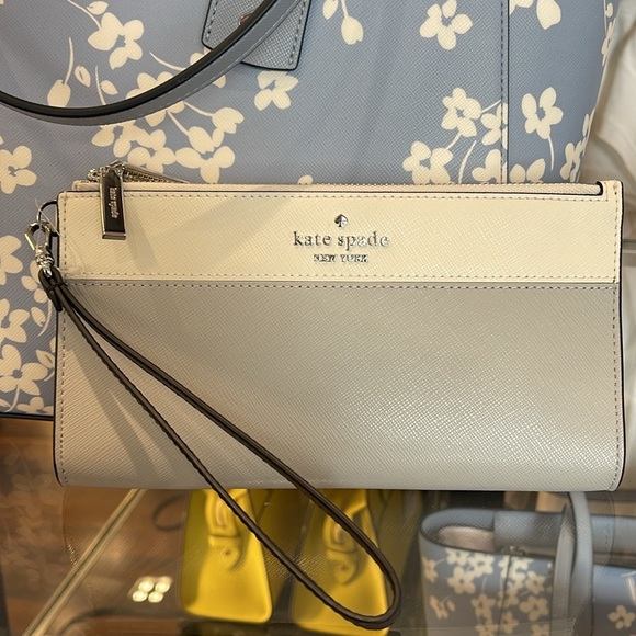 Kate Spade Madison Double Zip Wristlet Wallet Phone Case 
Platinum Grey Mult
NWT - Picture 10 of 16